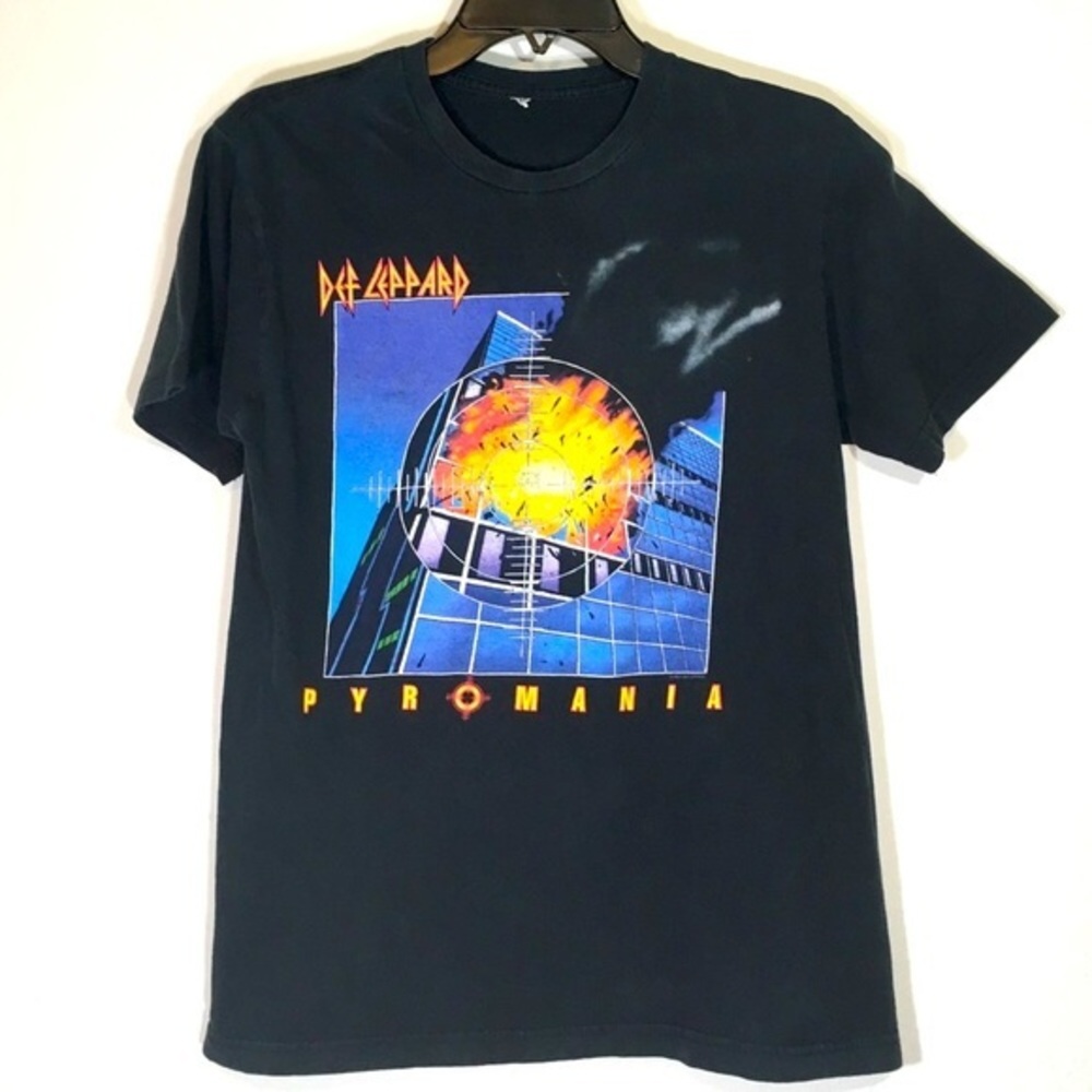 Vintage Band Tee Def Leppard T Shirt Graphic Fire